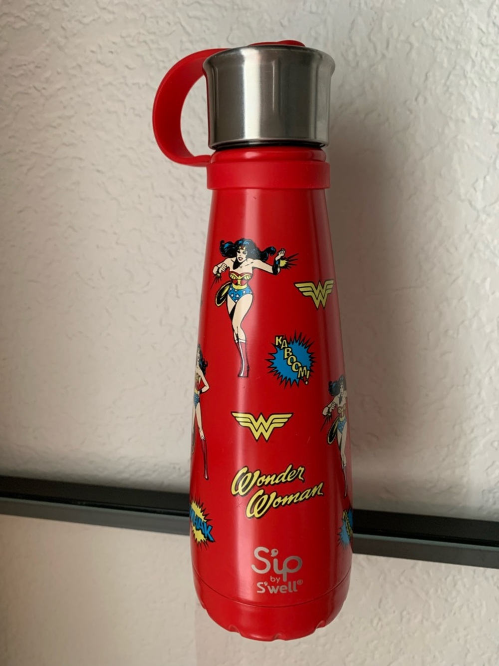 Wonder Woman Sip by S'well Red Stainless Insulated Water Bottle 10 oz. DC Comics